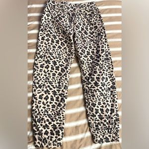 Girl’s H&M pink leopard print pants!
